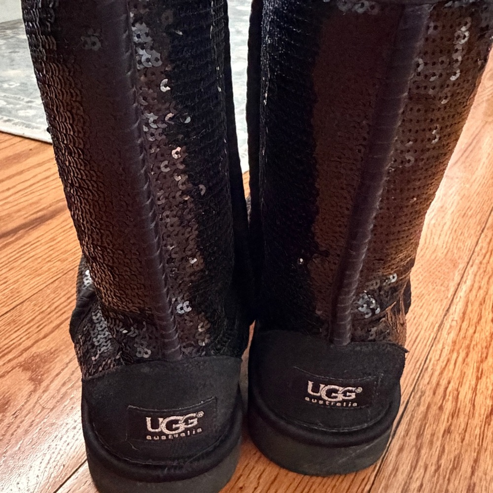 UGG Classic Short Sparkles Sequined Boots (Style #3161) in black, like new